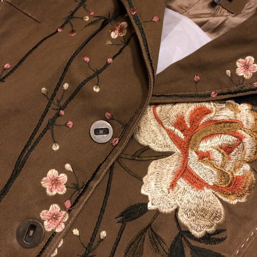 Vintage rare , Embroidered trenchcoat by the pyramid collection - Picture 8 of 8